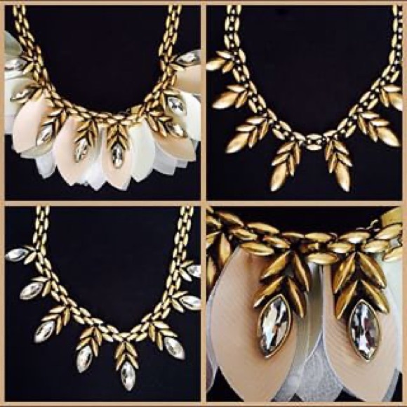 Stella & Dot Birdie Gold tone Rhinestone Necklace - Picture 8 of 8